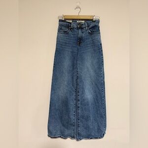 Levi’s 728 High Waist Premium Wide Leg Jeans Size 25 Medium Wash